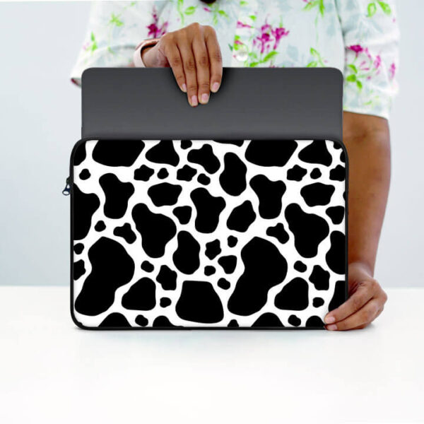 Calm Cow Print Laptop Sleeve - Image 4